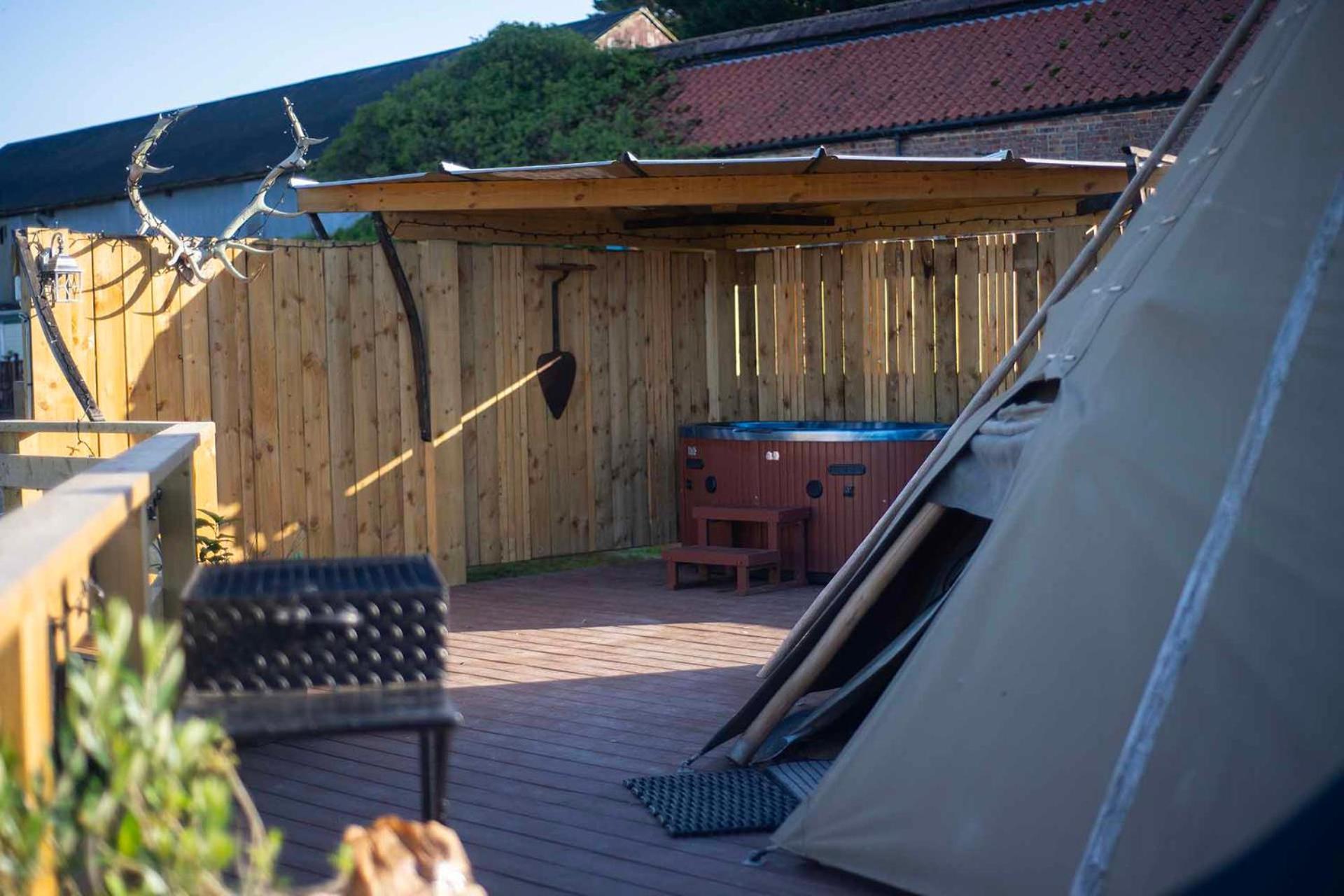 Burtree Country House, Tipi'S, Treehouse & Lodge & House Rooms With Hot Tubs In A Private Garden Thirsk Ngoại thất bức ảnh