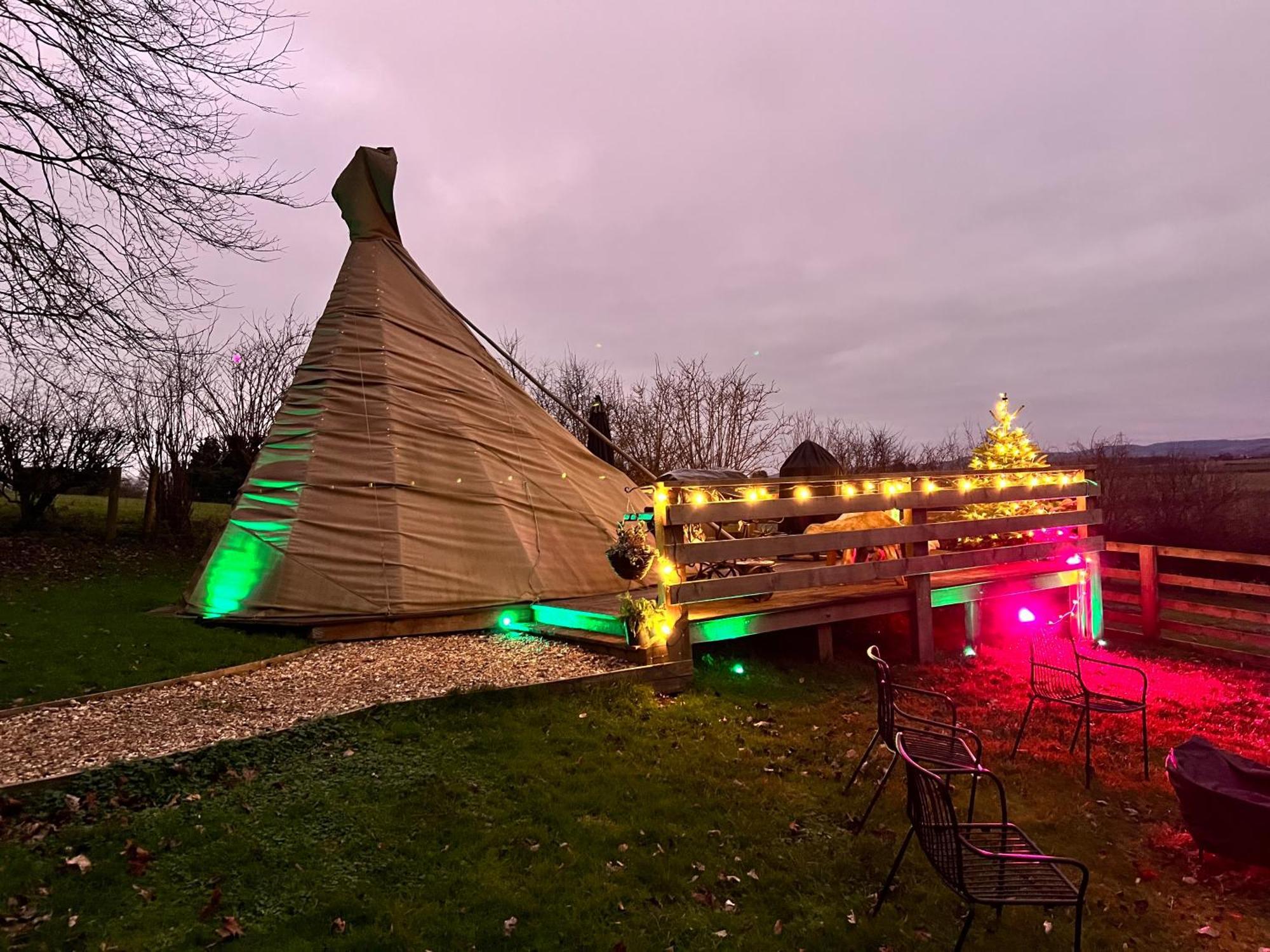 Burtree Country House, Tipi'S, Treehouse & Lodge & House Rooms With Hot Tubs In A Private Garden Thirsk Ngoại thất bức ảnh