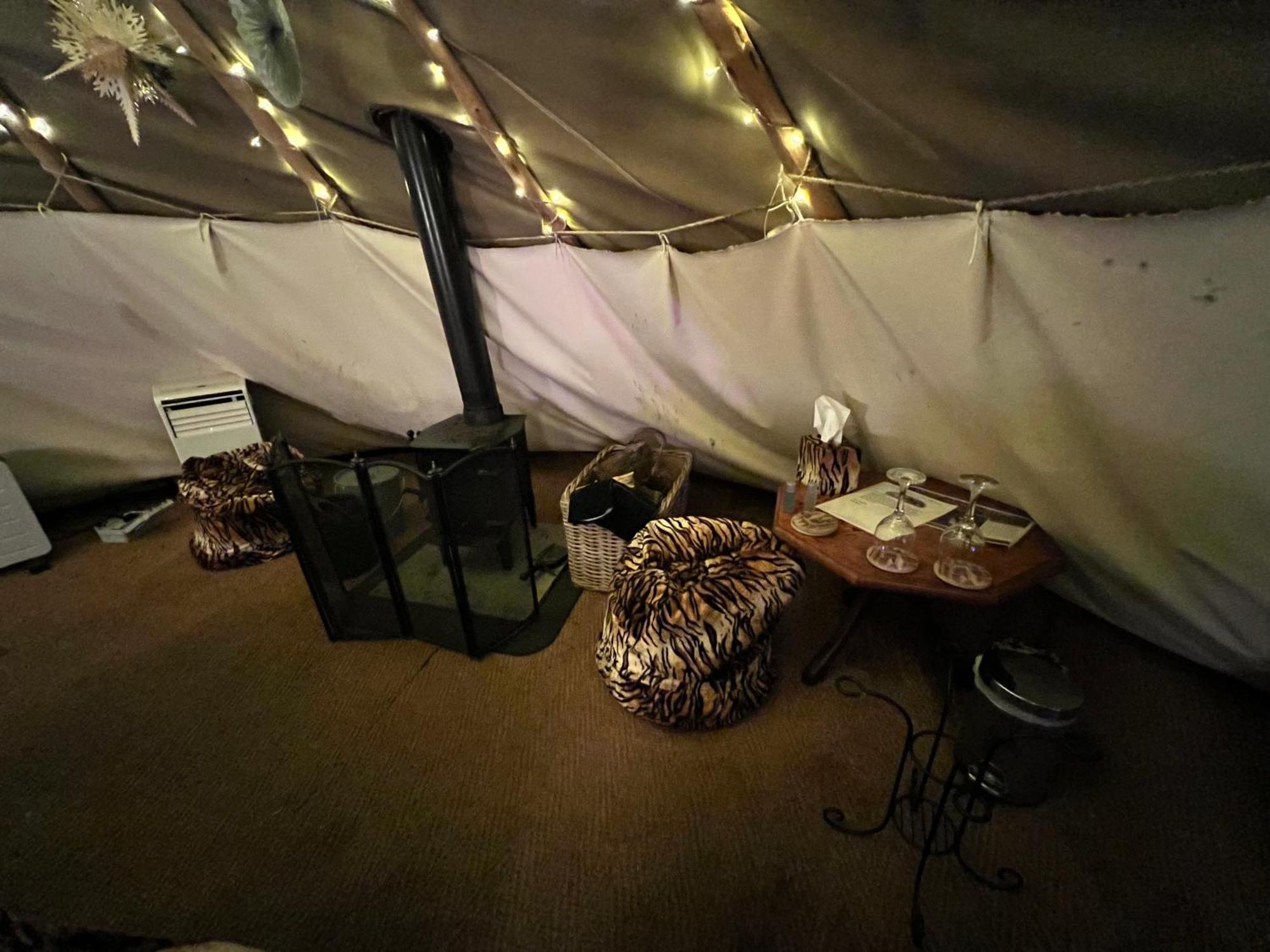 Burtree Country House, Tipi'S, Treehouse & Lodge & House Rooms With Hot Tubs In A Private Garden Thirsk Ngoại thất bức ảnh