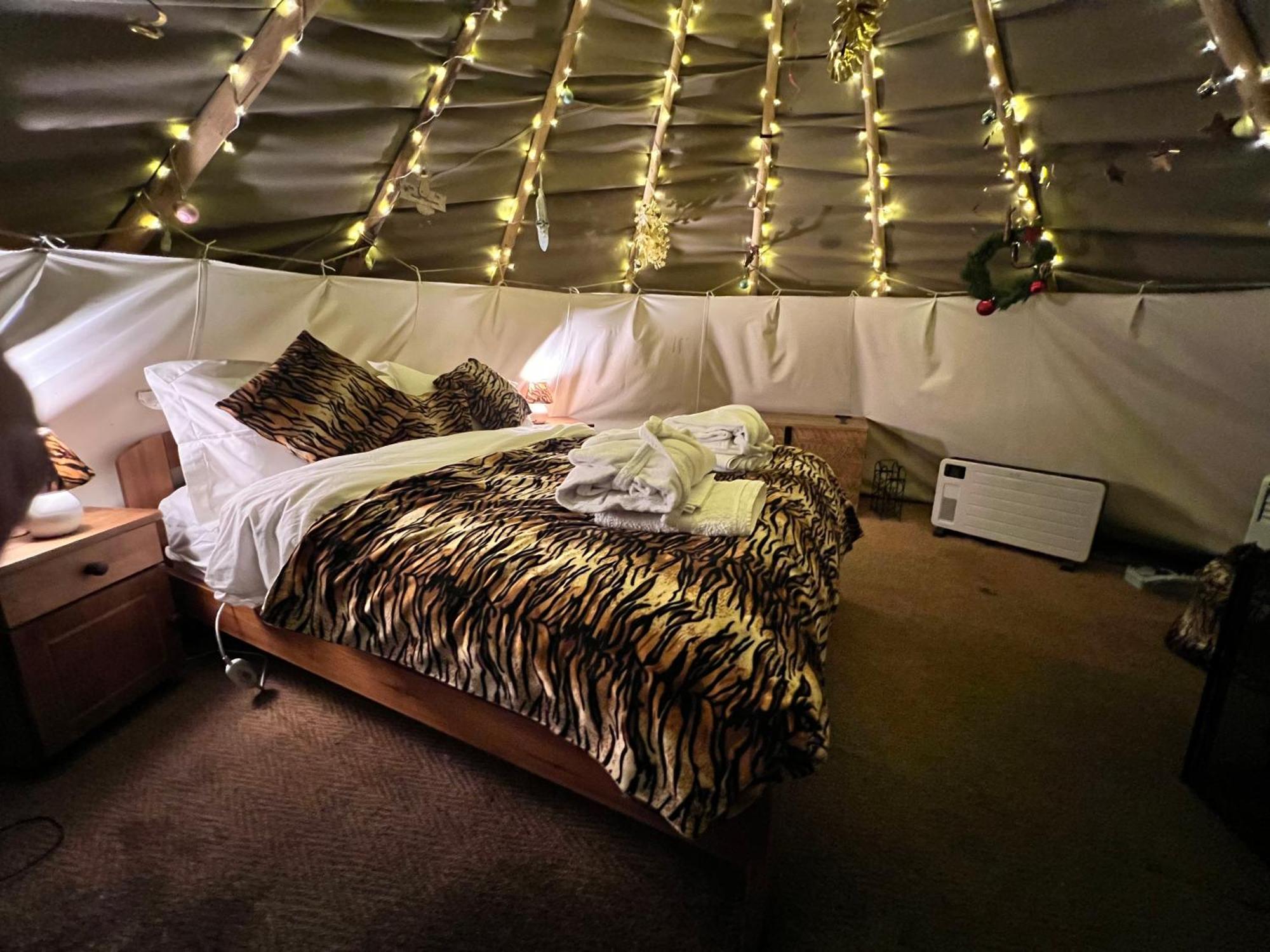 Burtree Country House, Tipi'S, Treehouse & Lodge & House Rooms With Hot Tubs In A Private Garden Thirsk Ngoại thất bức ảnh