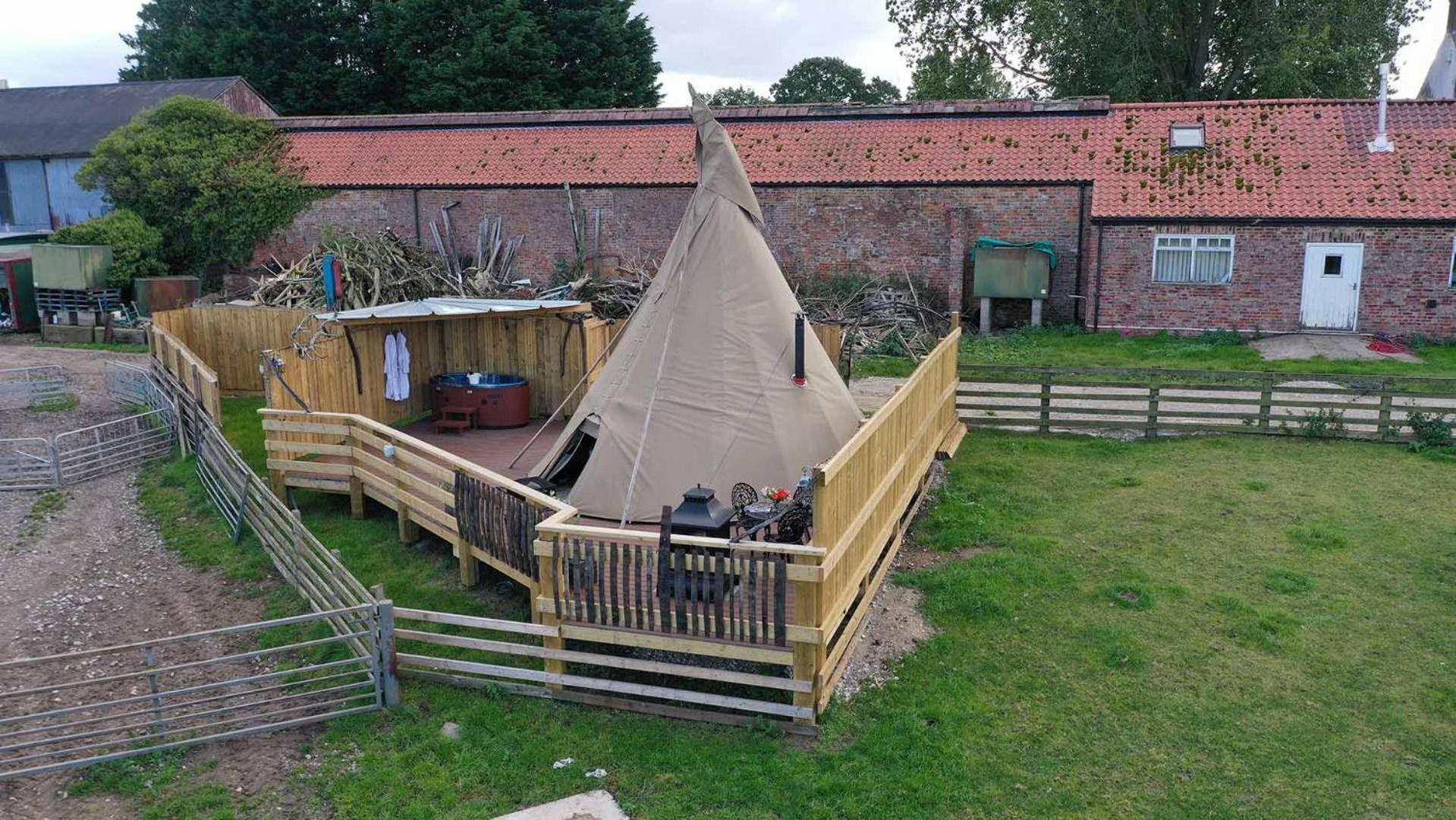 Burtree Country House, Tipi'S, Treehouse & Lodge & House Rooms With Hot Tubs In A Private Garden Thirsk Ngoại thất bức ảnh